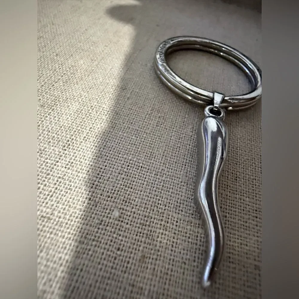 Brighton Silver Keyring with Curved Horn Charm – Vintage Style
